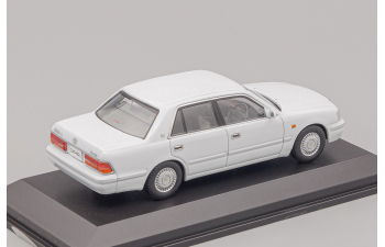TOYOTA Crown Royal Saloon G (JZS175) (1999), crystal white pearl shine