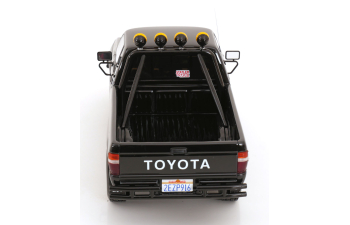 TOYOTA Hilux SR5 Pick-Up (1985), black (glossy black 202)