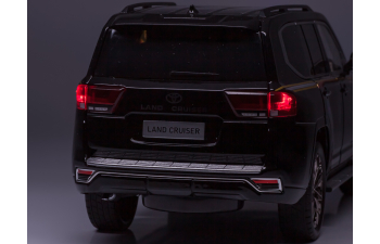 TOYOTA Land Cruiser 300 (2021), черный ( с работающим светом)