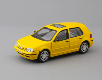 VOLKSWAGEN Golf, yellow