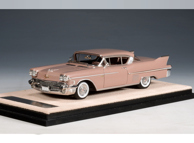 CADILLAC Coupe Deville (1958), Meridian Taupe