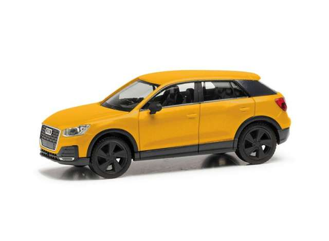 AUDI Q2, yellow