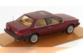 VOLVO 780 Bertone (1986), red metallic