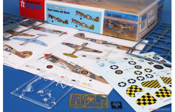 Сборная модель P-40F/L Warhawk 'Desert Hawks With Merlin'