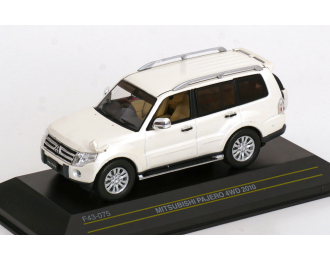 MITSUBISHI Pajero 4WD (2010), metallic white