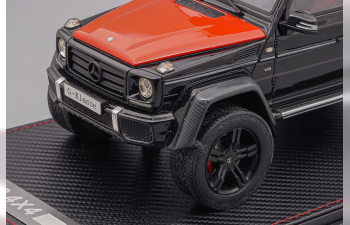 MERCEDES-BENZ G500 4x4, black / red