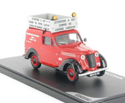 RENAULT Juvaquatre convoi exceptionnel, red