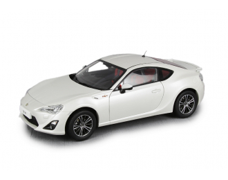 Toyota GT86 2014 satin white pearl белый перламутр