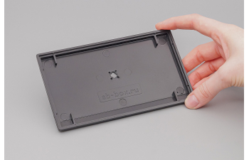 Бокс черный подиум "в клетку" (155 х 90 х 70 мм)