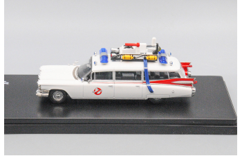 CADILLAC Ghostbusters Ecto-1
