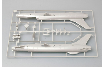 Сборная модель Американский истребитель-бомбардировщик F-105D "Thunderchief"