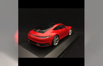 Porsche 911 type 992 Carrera Coupé 2019 guards red