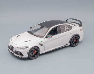 ALFA ROMEO Giulia GTAm (2020), white metallic