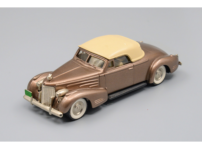 CADILLAC V16 Convertible Coupe (1940) brown / beige