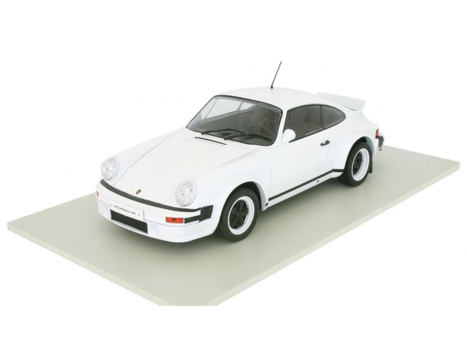 PORSCHE 911 Race Version 1982 White