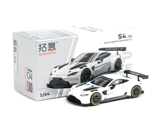ASTON MARTIN Vintage GT3, white