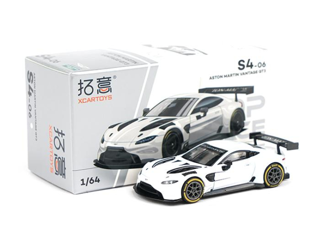 ASTON MARTIN Vintage GT3, white