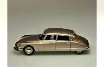 CITROEN DS21 (1968), champagne metallic