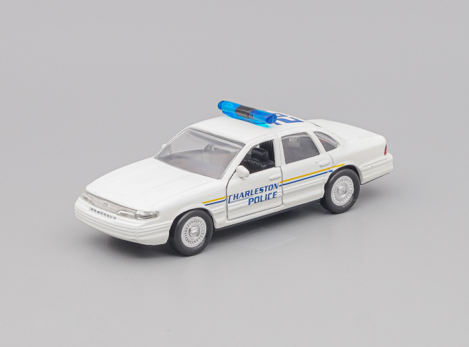 FORD Crown Victoria Charleston Police, white
