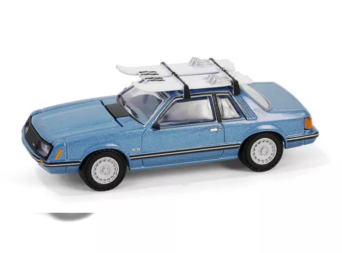 FORD Mustang Ghia Coupe с лыжами на крыше (1981), Medium Blue Glow