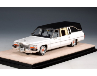 CADILLAC Superior Hearse (катафалк) (1980), White