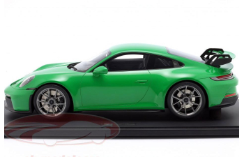 PORSCHE 911 (992) GT3 (2022), python green