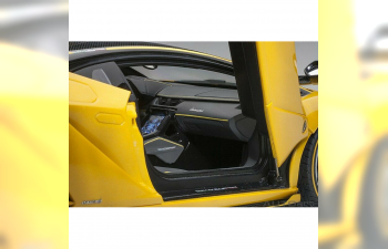 Lamborghini Centenario LP770-4 2017 (yellow)