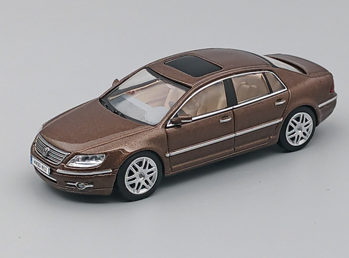 VOLKSWAGEN Phaeton (Typ 3D), brown