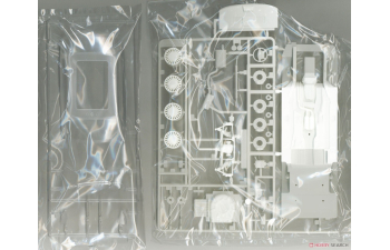 Сборная модель Toyota Crown Majesta UZS155 V8 4000 C Type i-Four