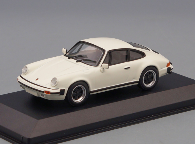 PORSCHE 911 SC (1979), white