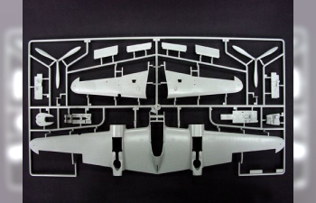 Сборная модель Американский истребитель Lockheed P-38L-5-L0 Lightning