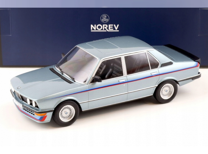 BMW M535i (1980), blue met with stripes