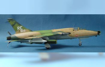 Сборная модель Американский истребитель-бомбардировщик F-105D "Thunderchief"