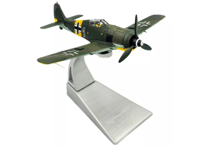 FOCKE WULF Fw 190a-8 Black-1 2./jg54 Oberleutnant Otto Kittel Military Airplane (1944), Military Green