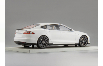 Tesla Model S 2012 (white)