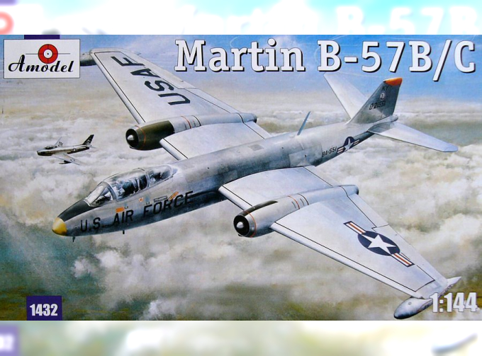 Сборная модель Американский бомбардировщик Martin B-57B / C