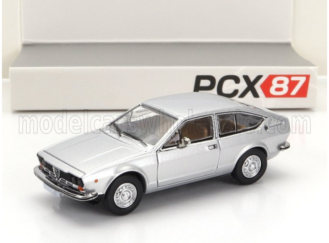 ALFA ROMEO Alfetta Gt (1974), Silver