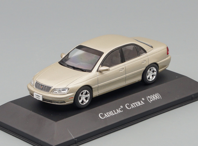 CADILLAC Catera 2000, gold