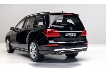 MERCEDES-BENZ GL500 (2012), black