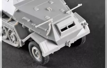 Сборная модель тяжёлый тягач Sd.Kfz.8 Gepanzerter Zugkraftwagen 12t