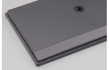 Бокс черный подиум "в клетку" (155 х 90 х 70 мм)