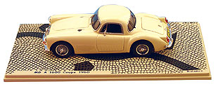 MG MGA 1600 Coupe 1960 (biege)