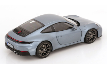PORSCHE 911 Carrera Coupe (992.2) (2025), Polar Silver Metallic