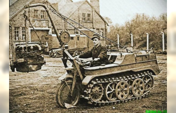 Сборная модель Sd.Kfz. 2 Kettenkrad HK 101 полугусеничный мотоцикл-вездеход с транспортной стрелой