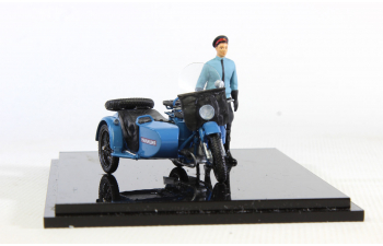 М-61 и автоинспектор (композиция)