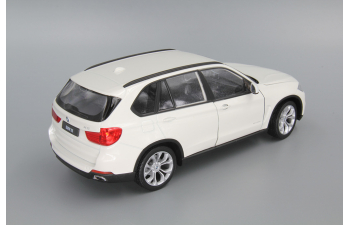 BMW X5, white