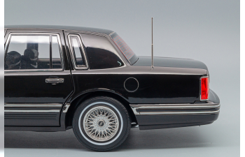 LINCOLN Town Car (1990), black