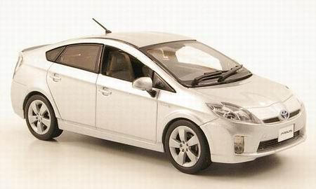 TOYOTA New Prius (2010), silver