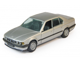 BMW 735i Limousine, silver