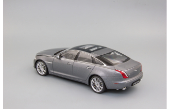 JAGUAR XJ (2010), grey met